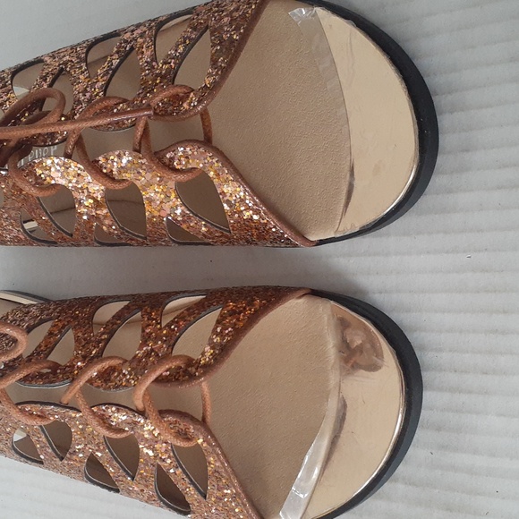 Forever women's gold lace up sandals - Picture 8 of 10